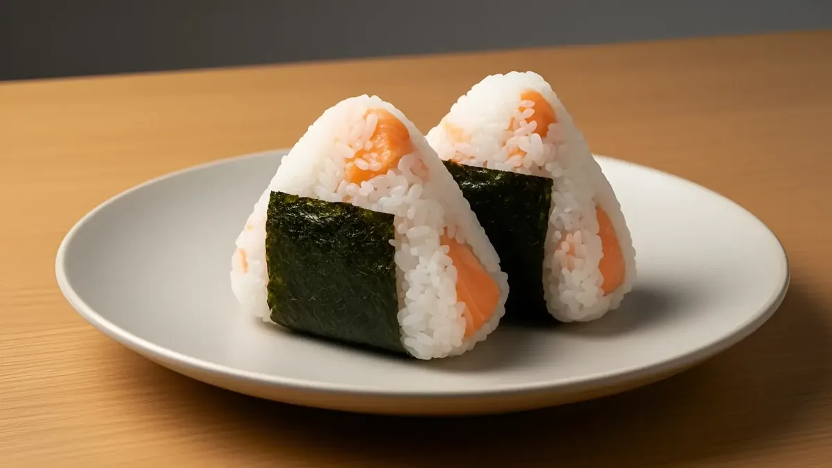 Salmon onigiri