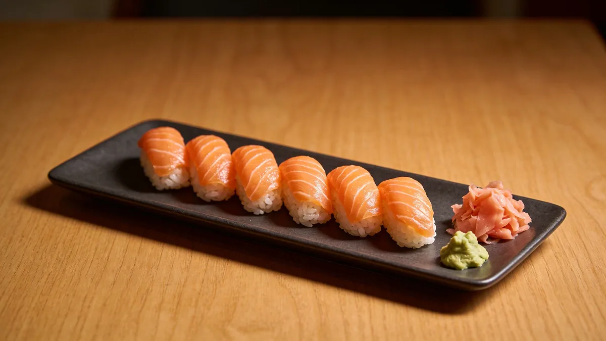 Salmon sushi set